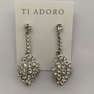 Never been worn, beautiful tear drop earrings.